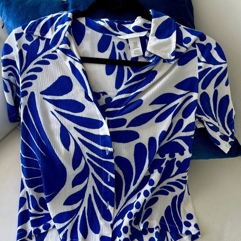 XS Blue and White Casual Top H&M